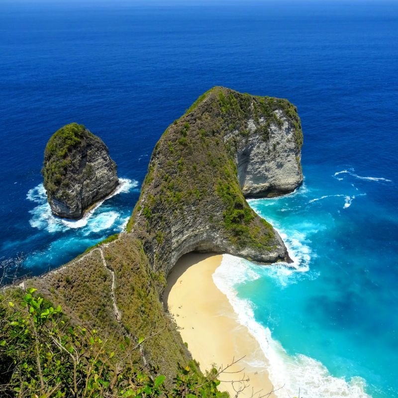 Kelingking beach, Nusa Penida, Bali | SPEEDBOATBALI.com